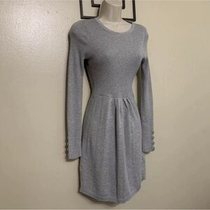 Romeo & Juliet Couture Gray Pleated Long Sleeve Dress